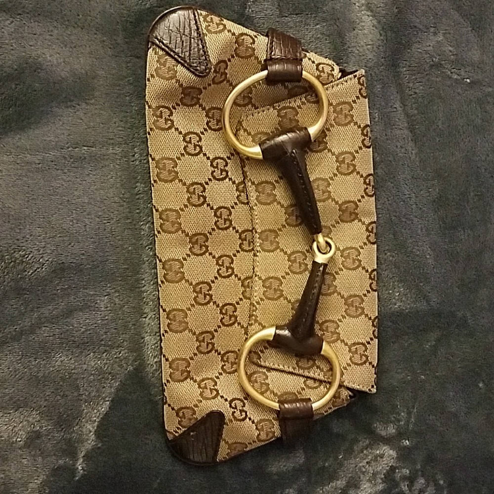 Authentic Gucci Horsebit Chain clutch